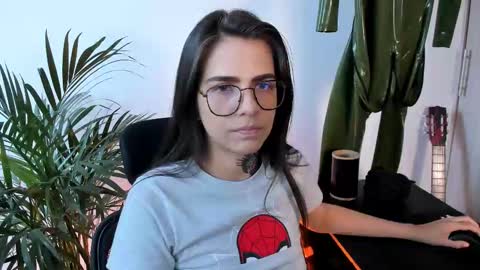 Snapshot of meurief chatting on 09.17.25 Meurif online show from 09.17.25