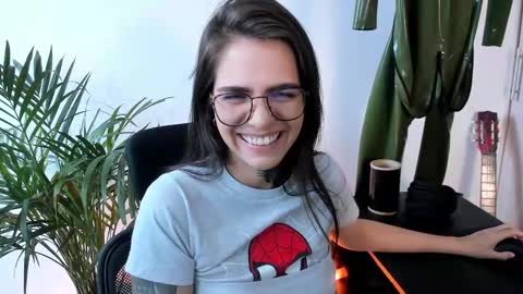 Snapshot of meurief chatting on 09.18.25 Meurif online show from 09.18.25