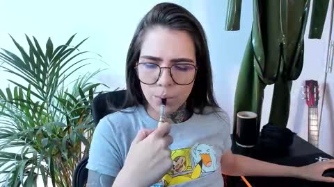 Snapshot of meurief chatting on 09.20.25 Meurif online show from 09.20.25