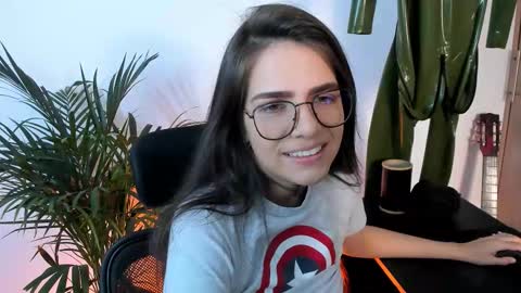 Snapshot of meurief chatting on 09.23.25 Meurif online show from 09.23.25