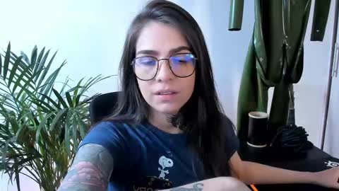 Snapshot of meurief chatting on 10.01.25 Meurif online show from 10.01.25