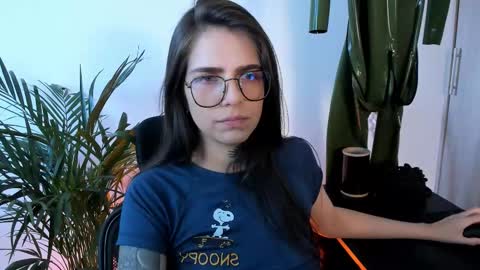 Snapshot of meurief chatting on 10.06.25 Meurif online show from 10.06.25