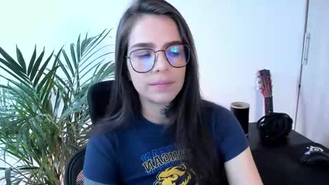 Snapshot of meurief chatting on 10.16.25 Meurif online show from 10.16.25