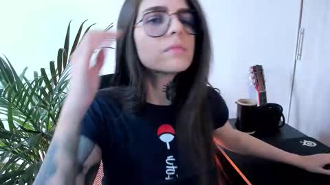 Snapshot of meurief chatting on 10.20.25 Meurif online show from 10.20.25