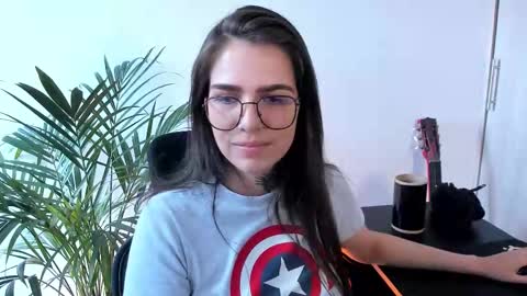 Snapshot of meurief chatting on 11.05.25 Meurif online show from 11.05.25