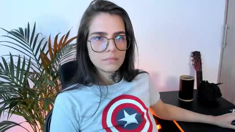 Snapshot of meurief chatting on 11.06.25 Meurif online show from 11.06.25