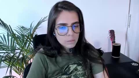 Snapshot of meurief chatting on 11.13.25 Meurif online show from 11.13.25