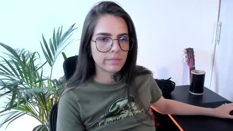 Snapshot of meurief chatting on 11.14.25 Meurif online show from 11.14.25