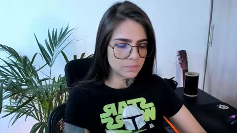 Snapshot of meurief chatting on 11.19.25 Meurif online show from 11.19.25