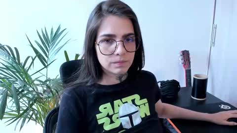 Snapshot of meurief chatting on 11.21.25 Meurif online show from 11.21.25