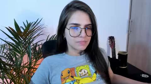 Snapshot of meurief chatting on 11.28.25 Meurif online show from 11.28.25