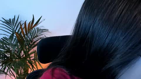 Snapshot of meurief chatting on 11.30.25 Meurif online show from 11.30.25