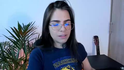 Snapshot of meurief chatting on 12.01.25 Meurif online show from 12.01.25