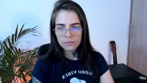 Snapshot of meurief chatting on 12.05.25 Meurif online show from 12.05.25