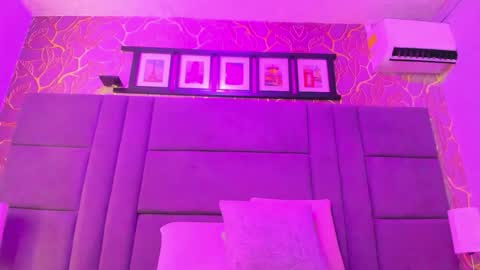 Snapshot of mey_doll chatting on 09.26.25 Your Mey online show from 09.26.25