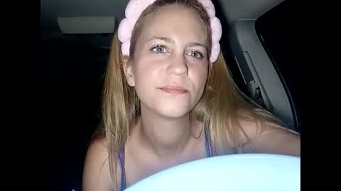 Snapshot of mezzy69 chatting on 09.21.25 mezzy69 online show from 09.21.25