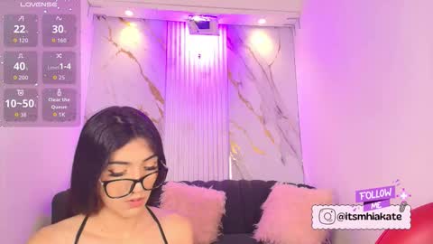 Mhia Kate online show from 11.18.25