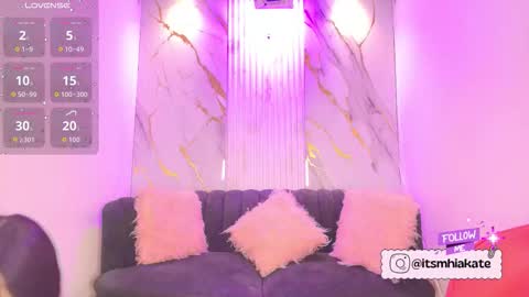 Mhia Kate online show from 11.21.25