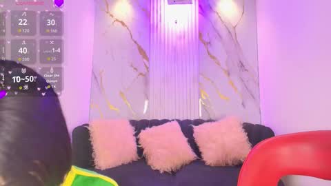 Mhia Kate online show from 11.28.25