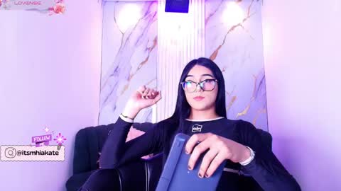 Mhia Kate online show from 04.28.26