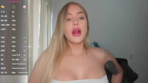 Snapshot of mi_suk1 chatting on 10.03.25 mi suk1 online show from 10.03.25