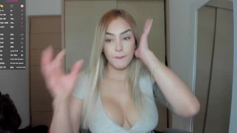 Snapshot of mi_suk1 chatting on 10.14.25 mi suk1 online show from 10.14.25