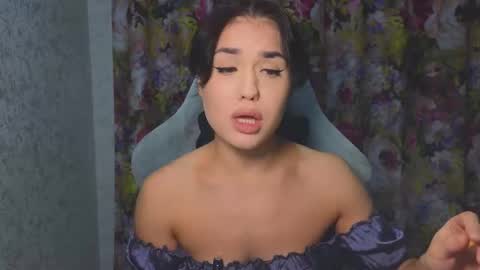 Mia online show from 11.08.25