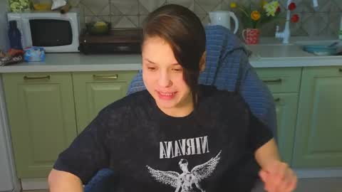 Mia online show from 04.28.26