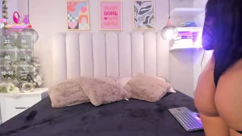 Snapshot of mia__bailey_ chatting on 05.27.26 mia__bailey_ online show from 05.27.26