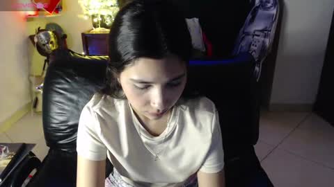 Mia online show from 01.10.25