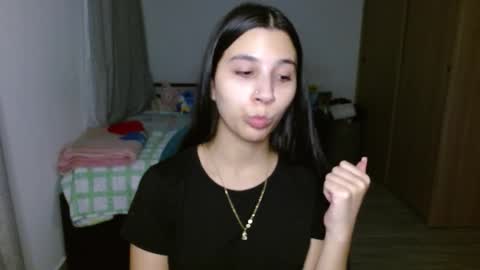 Mia online show from 09.22.25