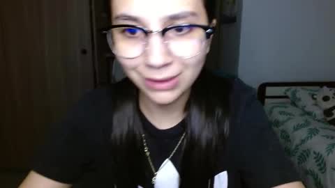 Mia online show from 12.18.25