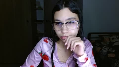 Mia online show from 05.05.26