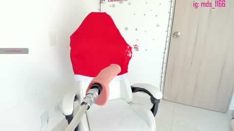 Mia adams  online show from 01.08.25