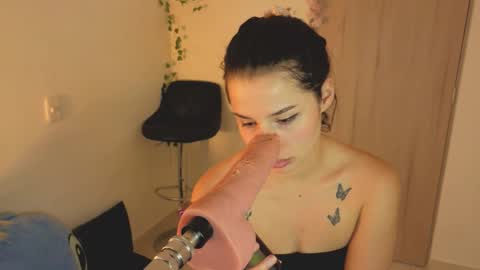 Mia adams  online show from 10.08.25