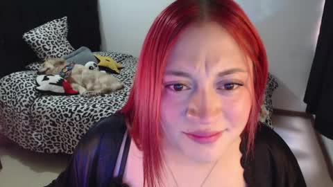 Snapshot of mia_adams_red chatting on 05.05.26 mia online show from 05.05.26