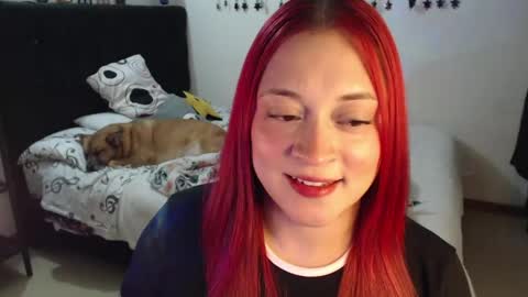 Snapshot of mia_adams_red chatting on 05.11.26 mia online show from 05.11.26