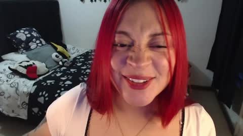 Snapshot of mia_adams_red chatting on 06.08.26 mia online show from 06.08.26