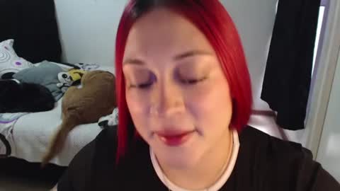 Snapshot of mia_adams_red chatting on 06.18.26 mia online show from 06.18.26