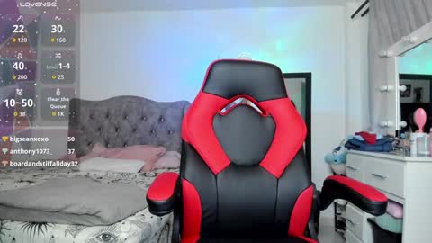 Snapshot of mia_adamsxxx chatting on 12.28.24 mia_adamsxxx online show from 12.28.24