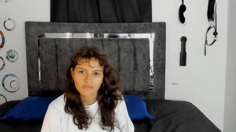 Mia and Kenai online show from 12.17.25