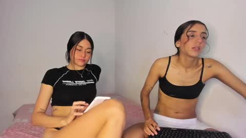 mia and kim online show from 10.10.25