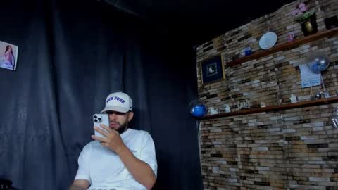 Snapshot of mia_and_vincentt chatting on 11.15.25 Mia and vincentt model indepent online show from 11.15.25