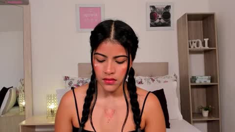 Mia Cano online show from 11.17.25