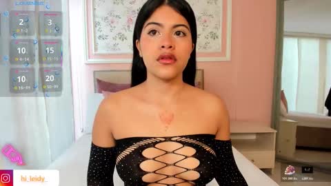 Mia Cano online show from 11.26.25