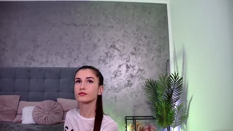 Freya Allen online show from 12.03.24