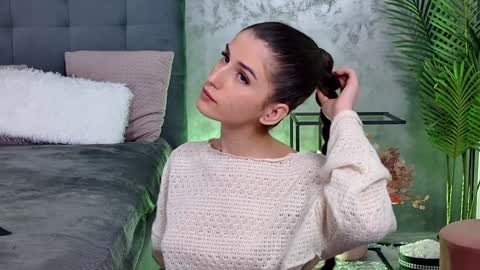 Freya Allen online show from 01.21.25