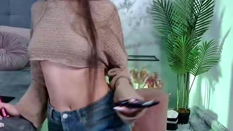 Freya Allen online show from 02.17.25