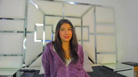 mia_clark18 online show from 10.10.25