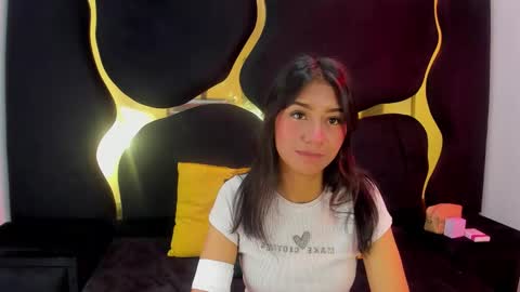 mia_clark18 online show from 11.26.25